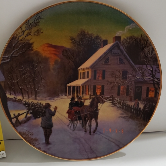 1988 Avon collector plate - Picture 1 of 3